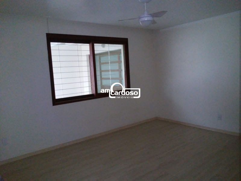 Casa com 5 quartos, 4 banheiros e 360m² à venda no bairro Jardim Lindoia, Porto Alegre