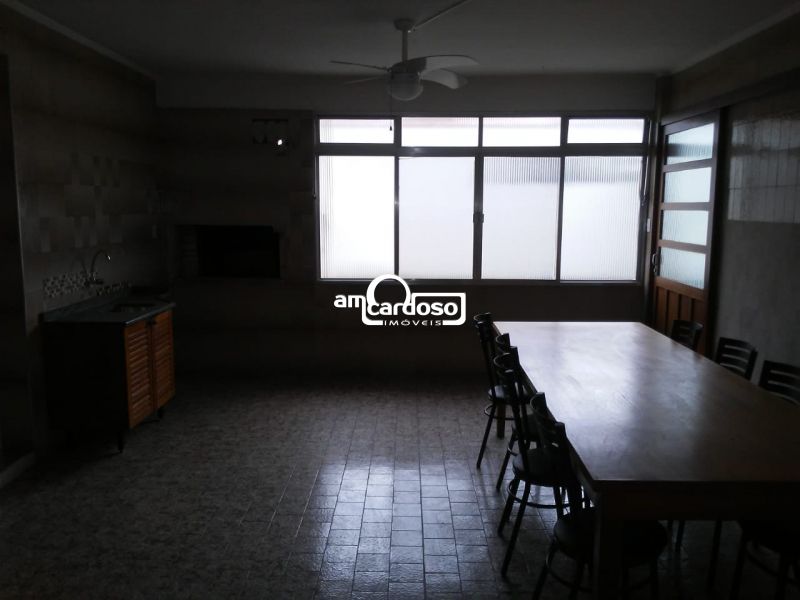 Casa com 5 quartos, 4 banheiros e 360m² à venda no bairro Jardim Lindoia, Porto Alegre