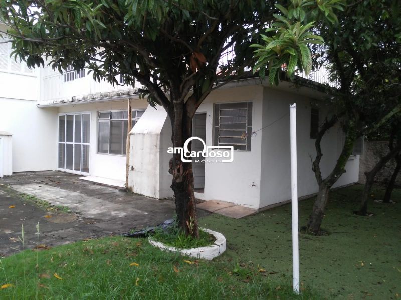 Casa com 5 quartos, 4 banheiros e 360m² à venda no bairro Jardim Lindoia, Porto Alegre