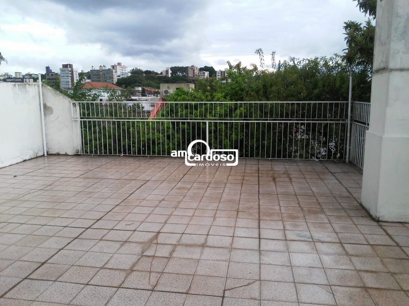Casa com 5 quartos, 4 banheiros e 360m² à venda no bairro Jardim Lindoia, Porto Alegre
