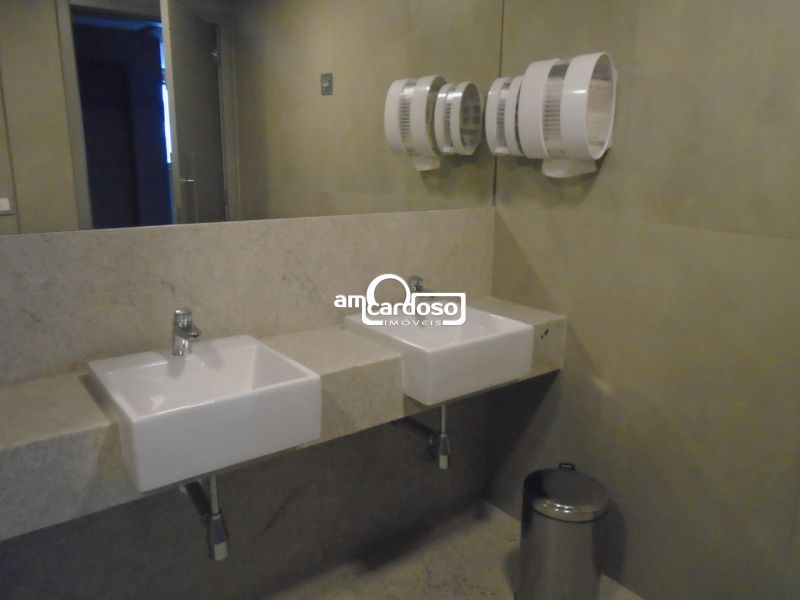 Sala com 25m² à venda no bairro Passo Dareia, Porto Alegre