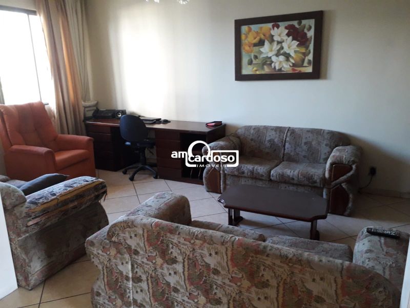 Sobrado com 3 quartos, 3 banheiros e 298m² à venda no bairro Boa Vista, Porto Alegre