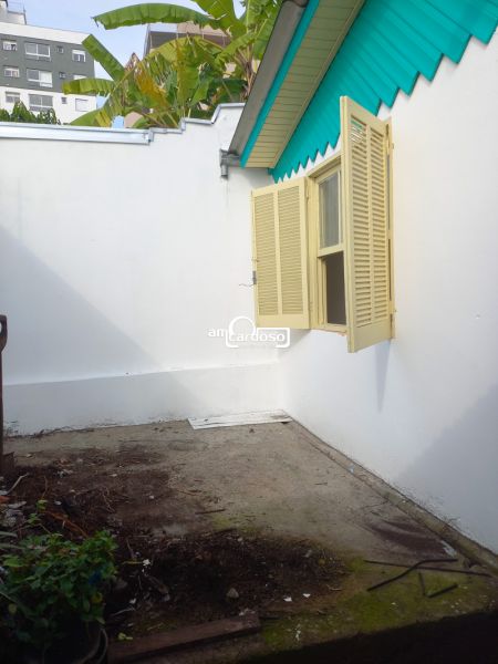 Casa com 2 quartos, 1 banheiro e 80m² à venda no bairro Sao Sebastiao, Porto Alegre