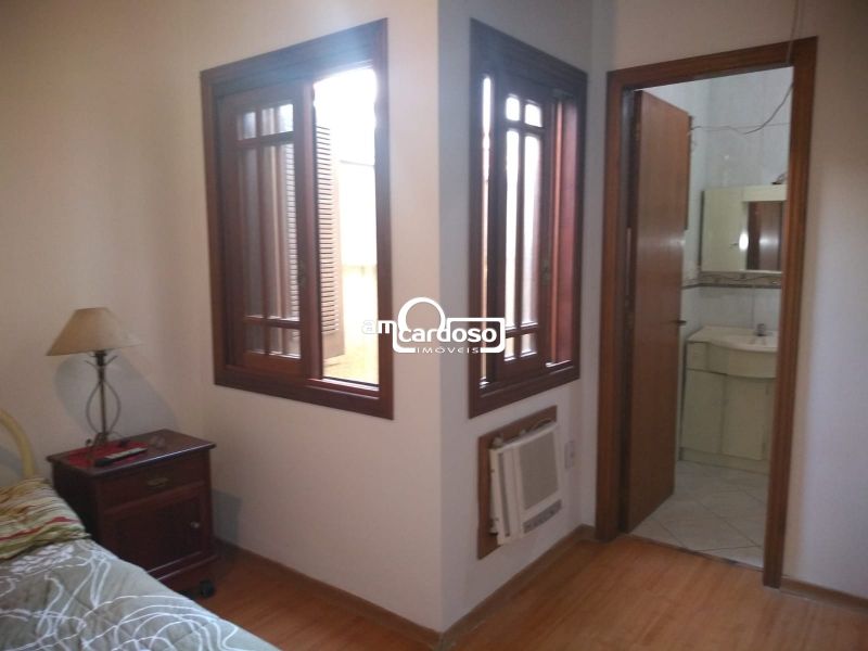 Casa com 3 quartos, 2 banheiros e 96m² à venda no bairro Sao Sebastiao, Porto Alegre