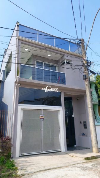 Casa com 2 quartos, 3 banheiros e 240m² à venda no bairro Rubem Berta, Porto Alegre