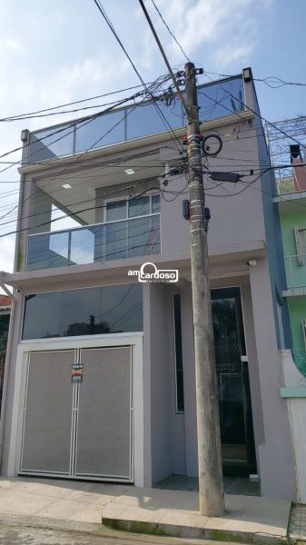Casa com 2 quartos, 3 banheiros e 240m² à venda no bairro Rubem Berta, Porto Alegre