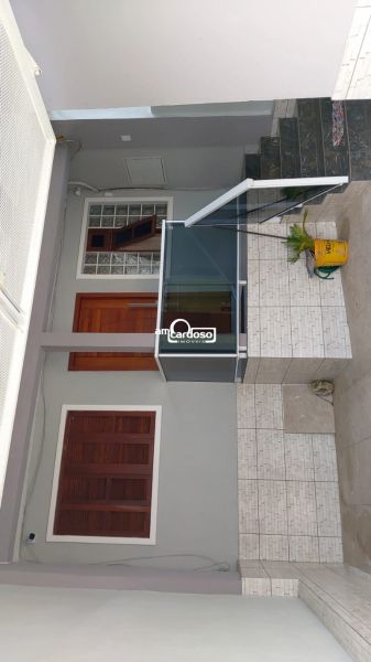 Casa com 2 quartos, 3 banheiros e 240m² à venda no bairro Rubem Berta, Porto Alegre