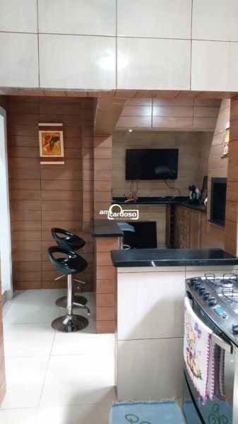 Casa com 2 quartos, 3 banheiros e 240m² à venda no bairro Rubem Berta, Porto Alegre