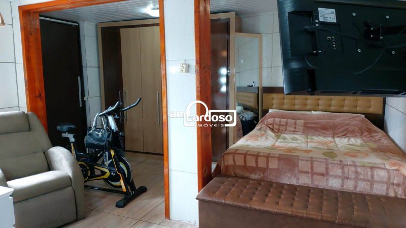 Casa com 2 quartos, 3 banheiros e 240m² à venda no bairro Rubem Berta, Porto Alegre