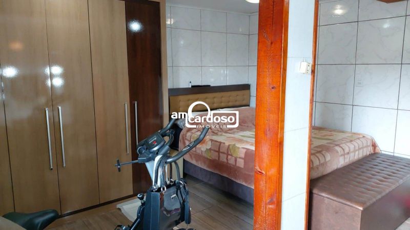 Casa com 2 quartos, 3 banheiros e 240m² à venda no bairro Rubem Berta, Porto Alegre