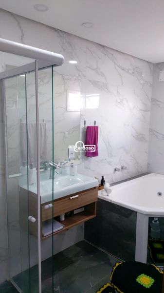 Casa com 2 quartos, 3 banheiros e 240m² à venda no bairro Rubem Berta, Porto Alegre