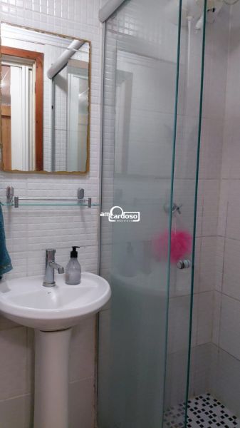 Casa com 2 quartos, 3 banheiros e 240m² à venda no bairro Rubem Berta, Porto Alegre