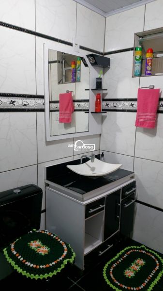 Casa com 2 quartos, 3 banheiros e 240m² à venda no bairro Rubem Berta, Porto Alegre