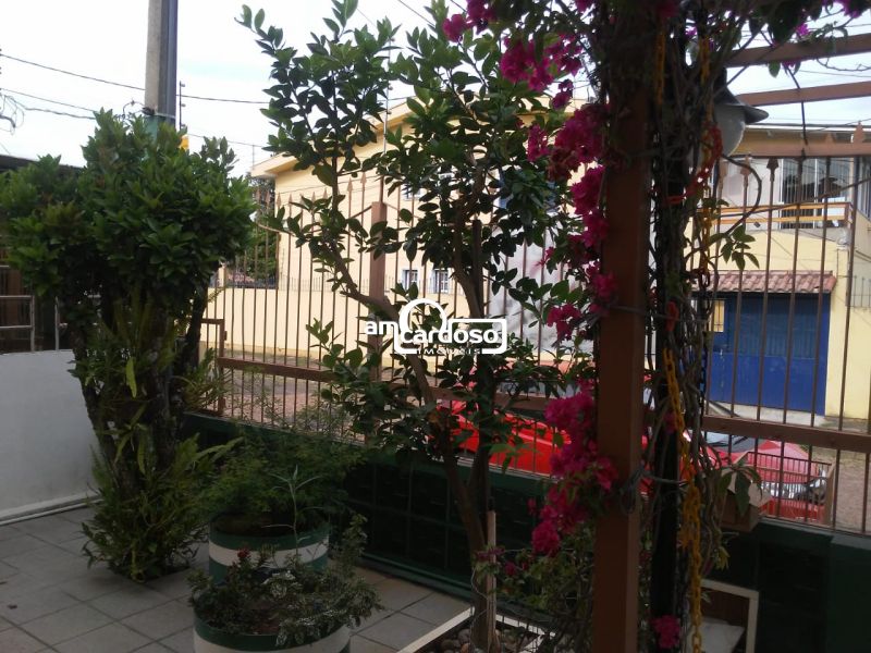 Casa com 3 quartos, 3 banheiros e 147m² à venda no bairro Parque Santa Fé, Porto Alegre