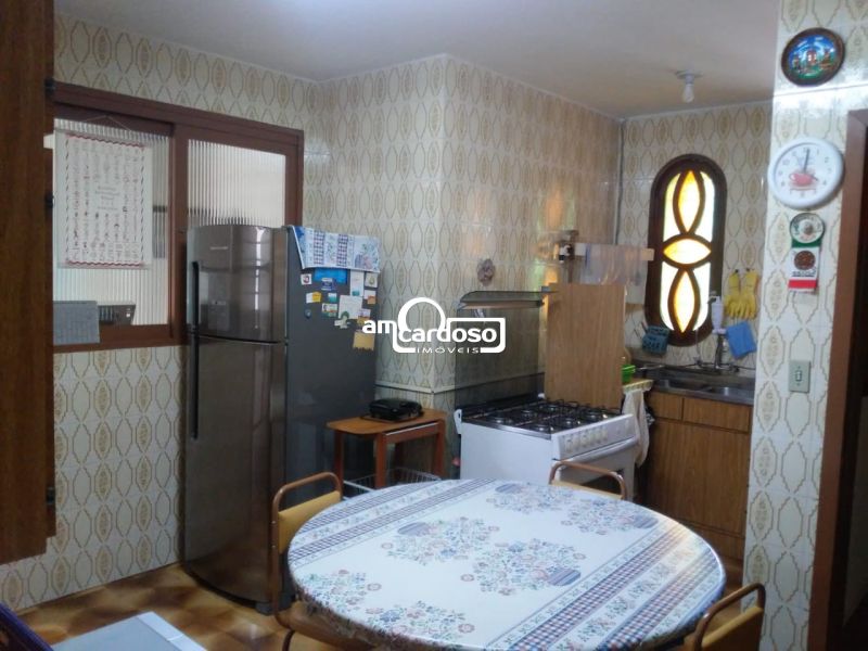 Casa com 3 quartos, 3 banheiros e 147m² à venda no bairro Parque Santa Fé, Porto Alegre