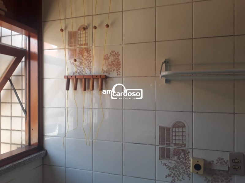 Apartamento com 3 quartos, 2 banheiros e 105m² à venda no bairro Jardim Planalto, Porto Alegre