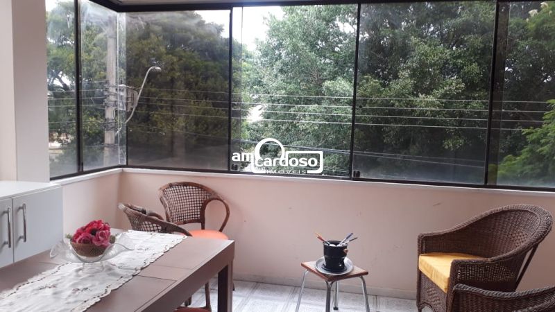 Apartamento com 3 quartos, 2 banheiros e 105m² à venda no bairro Jardim Planalto, Porto Alegre