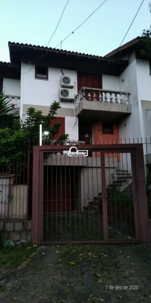 Sobrado com 3 quartos, 4 banheiros e 229m² à venda no bairro Ipanema, Porto Alegre