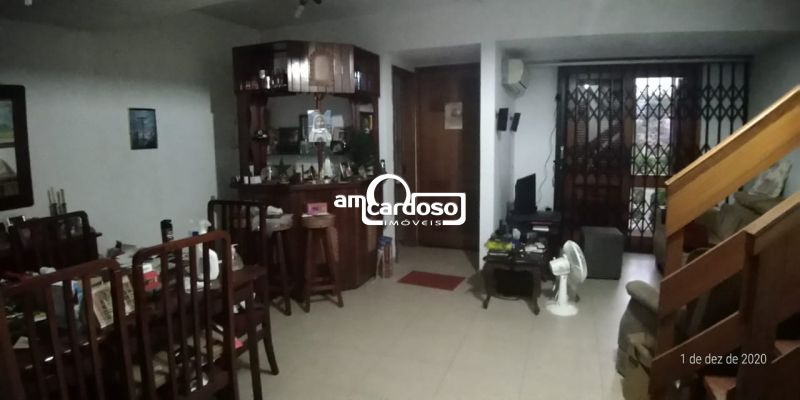 Sobrado com 3 quartos, 4 banheiros e 229m² à venda no bairro Ipanema, Porto Alegre