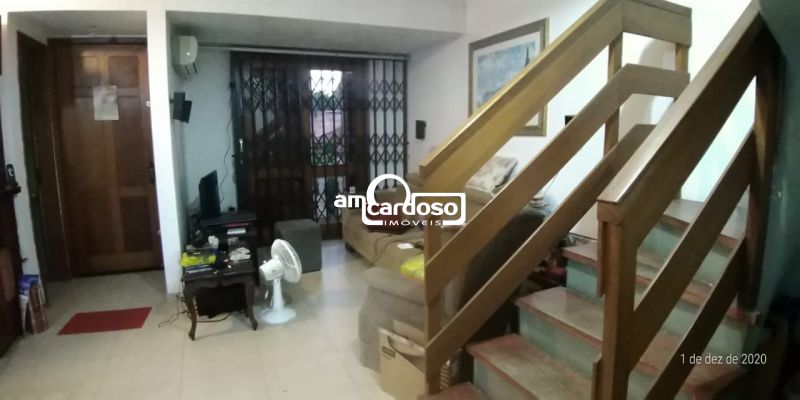 Sobrado com 3 quartos, 4 banheiros e 229m² à venda no bairro Ipanema, Porto Alegre