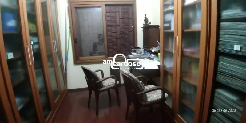 Sobrado com 3 quartos, 4 banheiros e 229m² à venda no bairro Ipanema, Porto Alegre