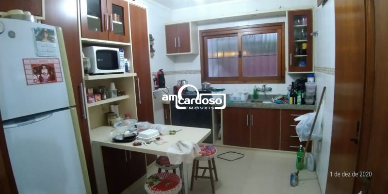 Sobrado com 3 quartos, 4 banheiros e 229m² à venda no bairro Ipanema, Porto Alegre