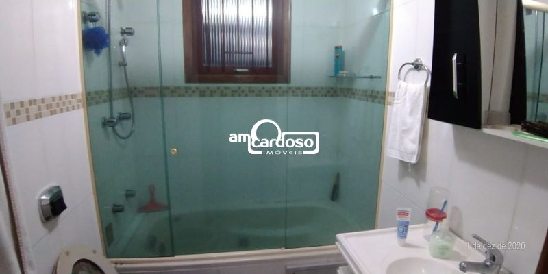 Sobrado com 3 quartos, 4 banheiros e 229m² à venda no bairro Ipanema, Porto Alegre