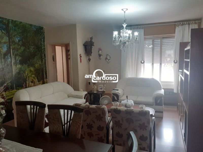 Apartamento com 2 quartos, 1 banheiro e 85m² à venda no bairro Jardim Lindoia, Porto Alegre