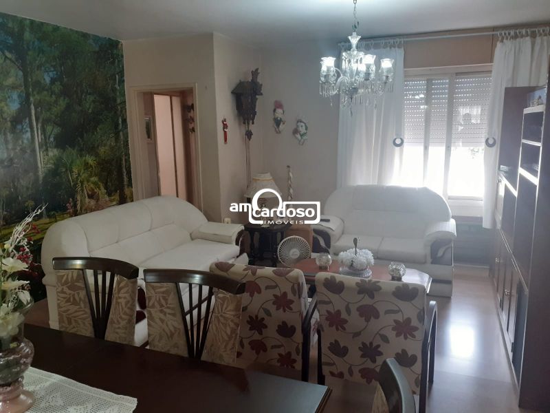 Apartamento com 2 quartos, 1 banheiro e 85m² à venda no bairro Jardim Lindoia, Porto Alegre