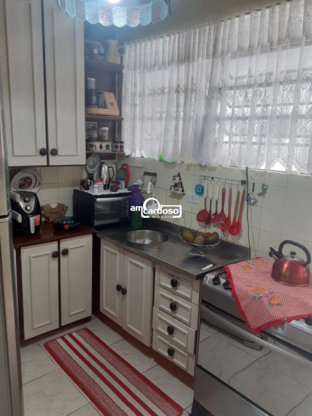 Apartamento com 2 quartos, 1 banheiro e 85m² à venda no bairro Jardim Lindoia, Porto Alegre