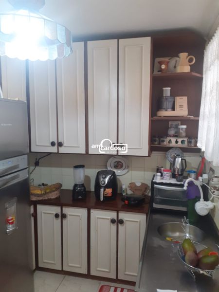 Apartamento com 2 quartos, 1 banheiro e 85m² à venda no bairro Jardim Lindoia, Porto Alegre