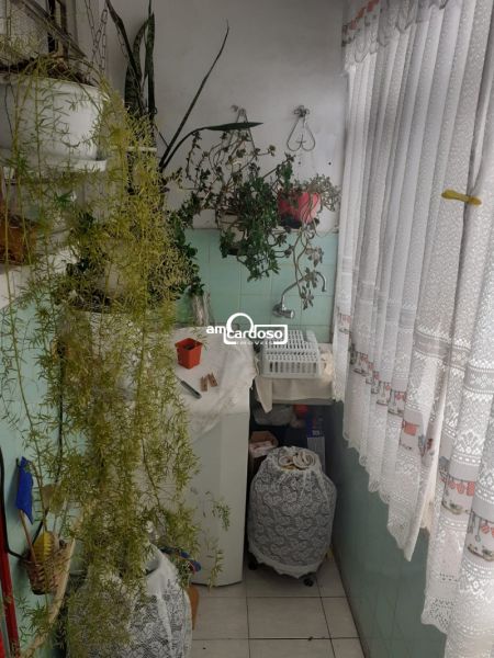 Apartamento com 2 quartos, 1 banheiro e 85m² à venda no bairro Jardim Lindoia, Porto Alegre