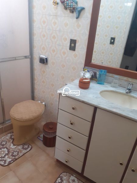 Apartamento com 2 quartos, 1 banheiro e 85m² à venda no bairro Jardim Lindoia, Porto Alegre