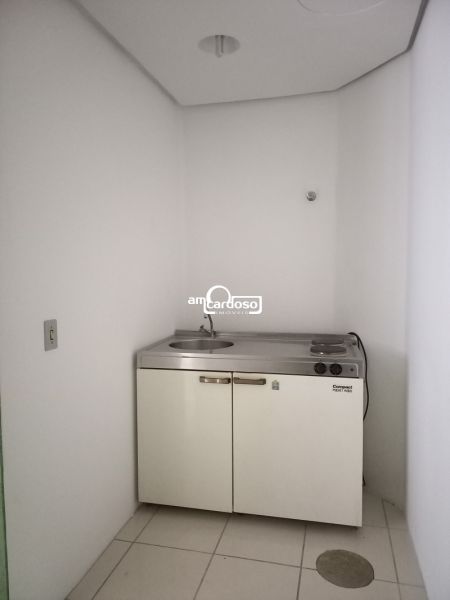 Sala com 1 banheiro e 35m² à venda no bairro Petropolis, Porto Alegre