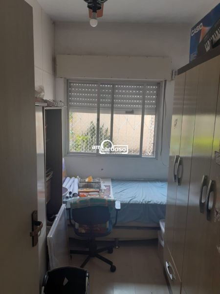Apartamento com 3 quartos, 1 banheiro e 65m² à venda no bairro Sao Sebastiao, Porto Alegre