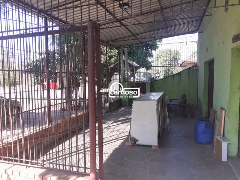 Casa com 7 quartos, 4 banheiros e 300m² à venda no bairro Jardim Sao Pedro, Porto Alegre