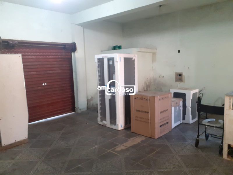 Casa com 7 quartos, 4 banheiros e 300m² à venda no bairro Jardim Sao Pedro, Porto Alegre