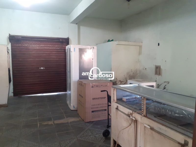 Casa com 7 quartos, 4 banheiros e 300m² à venda no bairro Jardim Sao Pedro, Porto Alegre