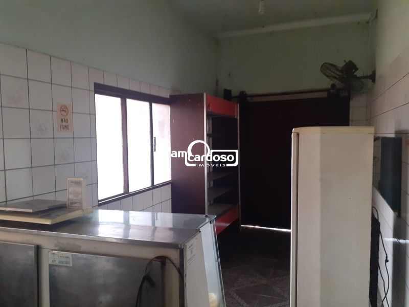 Casa com 7 quartos, 4 banheiros e 300m² à venda no bairro Jardim Sao Pedro, Porto Alegre