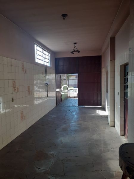 Casa com 7 quartos, 4 banheiros e 300m² à venda no bairro Jardim Sao Pedro, Porto Alegre