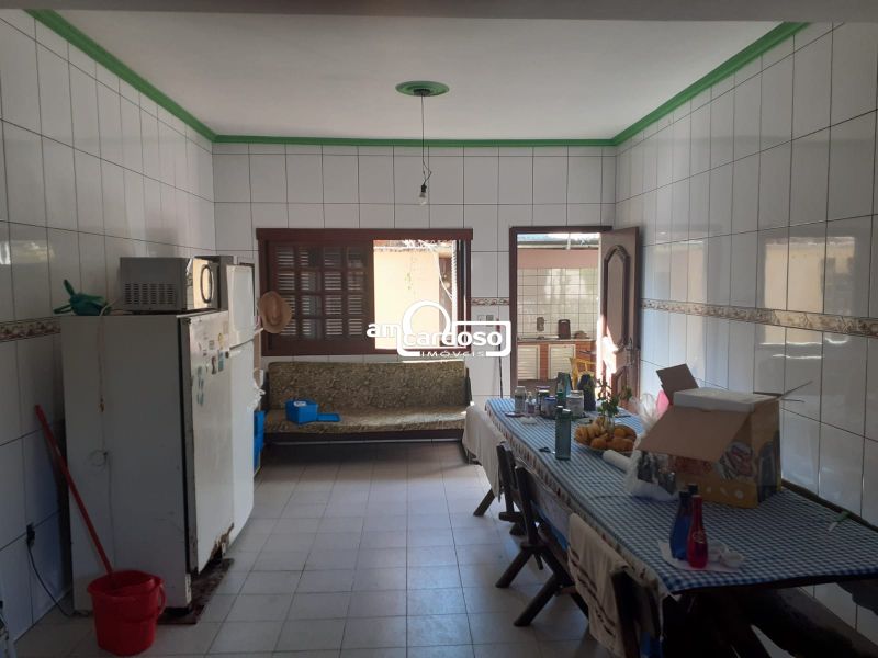 Casa com 7 quartos, 4 banheiros e 300m² à venda no bairro Jardim Sao Pedro, Porto Alegre