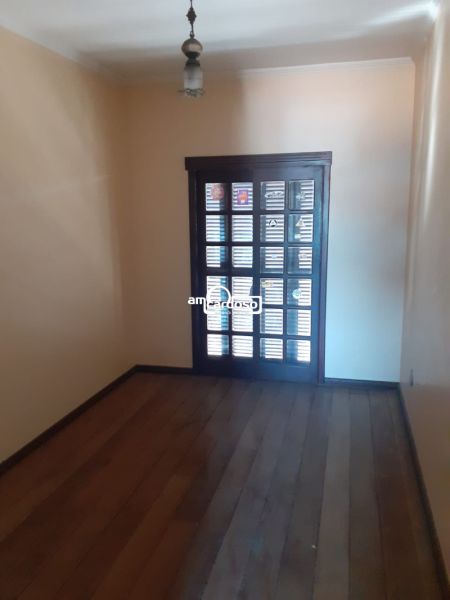 Casa com 7 quartos, 4 banheiros e 300m² à venda no bairro Jardim Sao Pedro, Porto Alegre