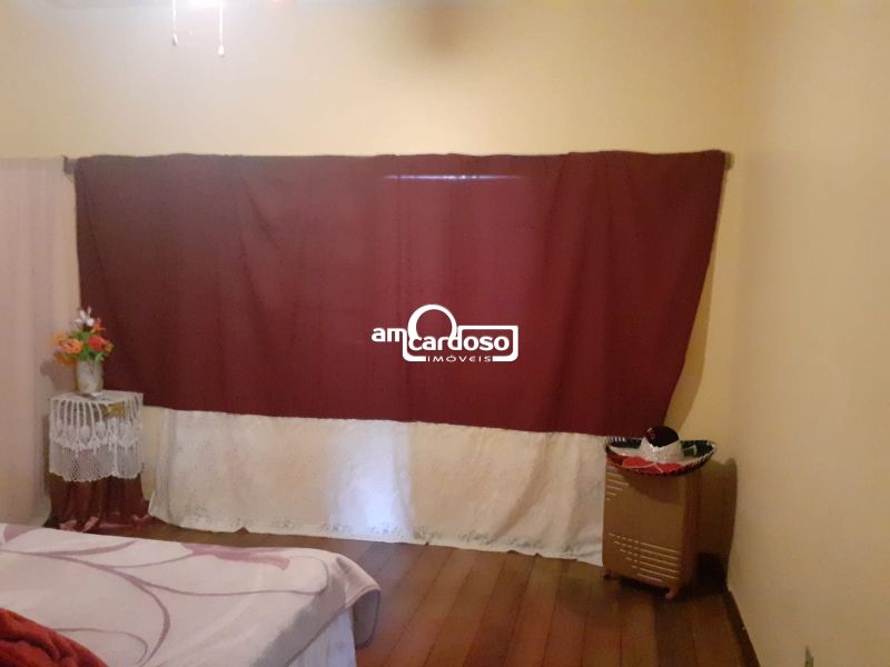 Casa com 7 quartos, 4 banheiros e 300m² à venda no bairro Jardim Sao Pedro, Porto Alegre