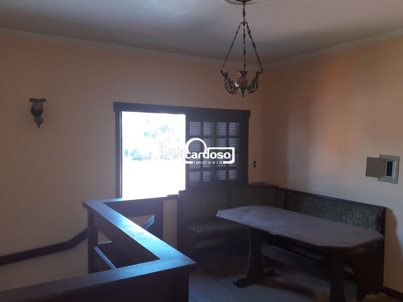 Casa com 7 quartos, 4 banheiros e 300m² à venda no bairro Jardim Sao Pedro, Porto Alegre