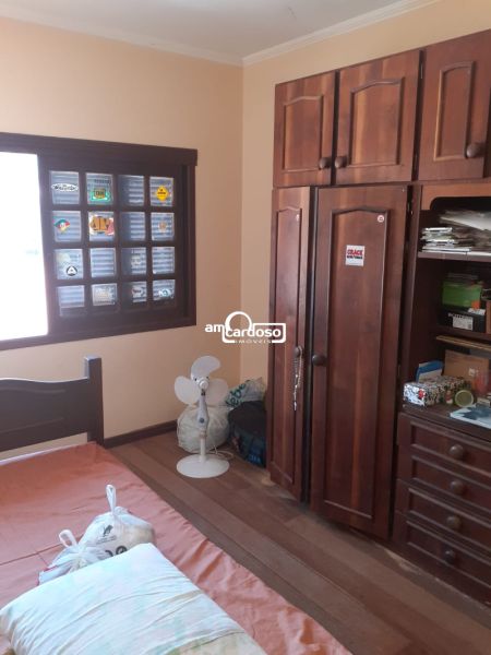 Casa com 7 quartos, 4 banheiros e 300m² à venda no bairro Jardim Sao Pedro, Porto Alegre