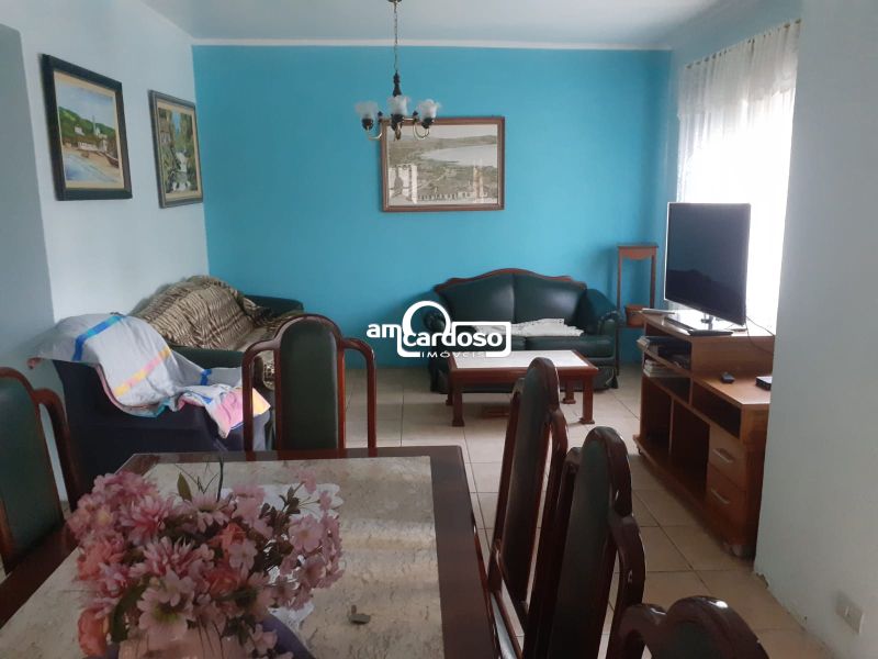 Casa com 3 quartos, 3 banheiros e 180m² à venda no bairro Sarandi, Porto Alegre