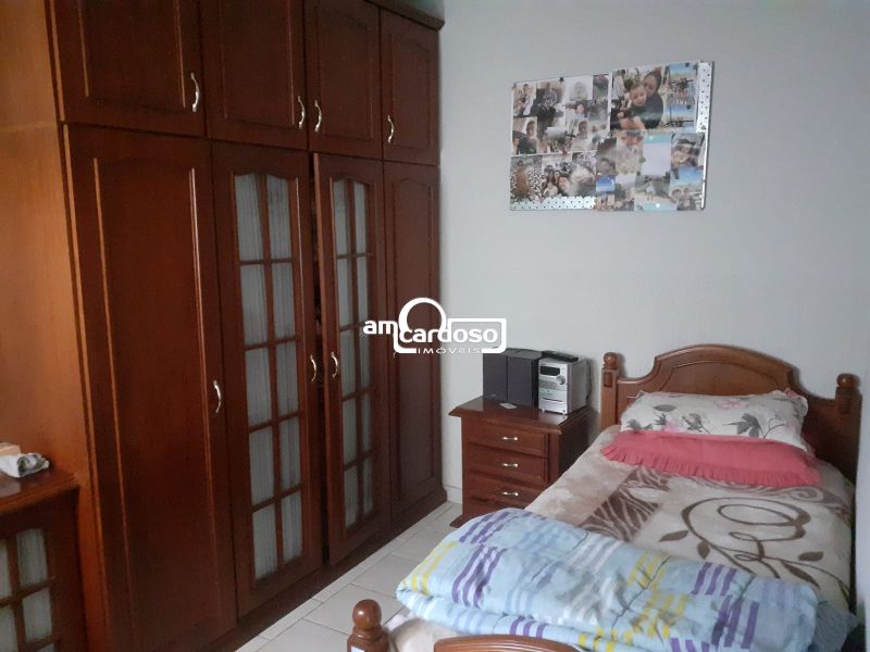 Casa com 3 quartos, 3 banheiros e 180m² à venda no bairro Sarandi, Porto Alegre
