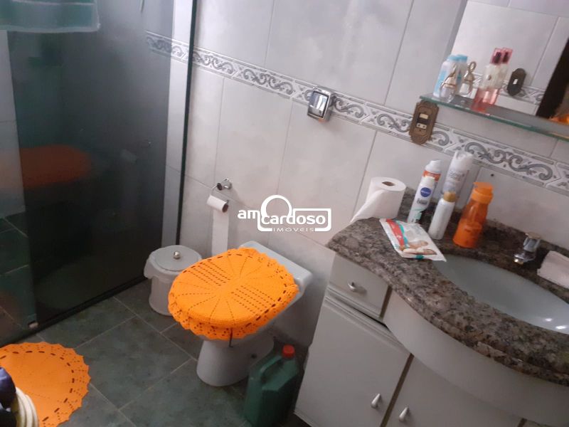 Casa com 3 quartos, 3 banheiros e 180m² à venda no bairro Sarandi, Porto Alegre