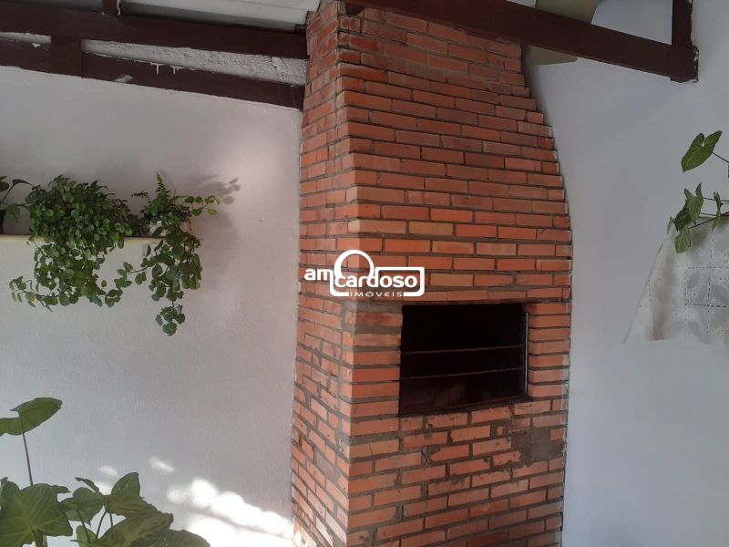 Casa com 3 quartos, 3 banheiros e 180m² à venda no bairro Sarandi, Porto Alegre