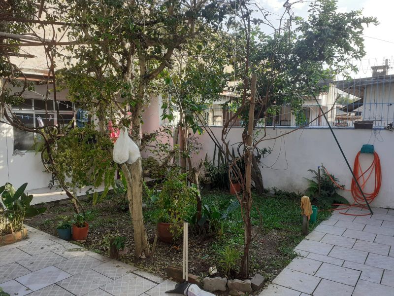 Casa com 3 quartos, 3 banheiros e 180m² à venda no bairro Sarandi, Porto Alegre